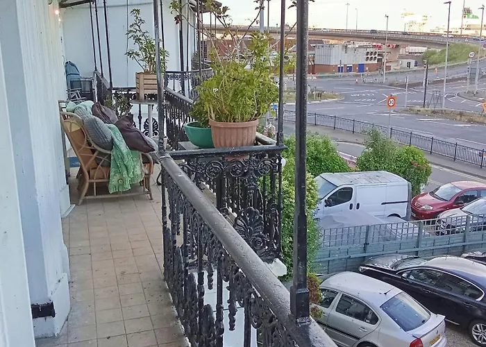 Balcony, Sea View Apartment Next To Port With Parking